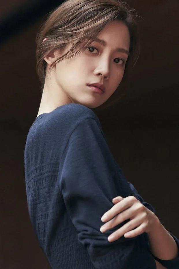 Mỹ nhân Hàn có học lực đáng ngưỡng mộ, cân mọi dạng vai vẫn bị chê diễn đơ-3