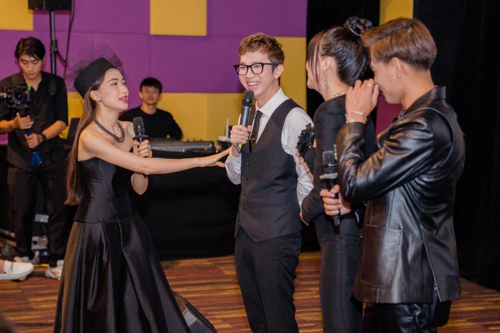 Hòa Minzy bức xúc sau khi xem MV có Cao Thái Hà đóng-8