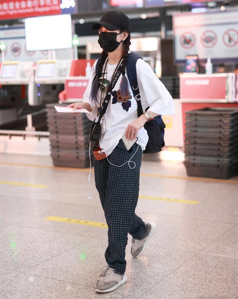 Triệu Vy xuất hiện sau một năm bị cấm sóng-2