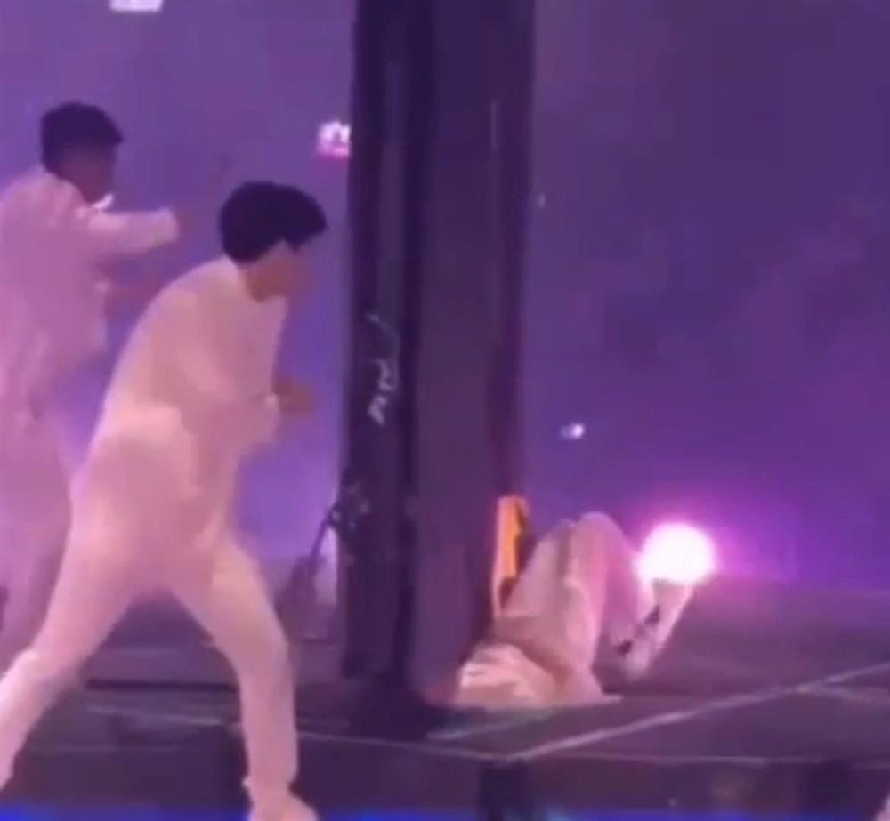 Bi kịch của vũ công 27 tuổi bị màn hình LED 600 kg rơi trúng người-4