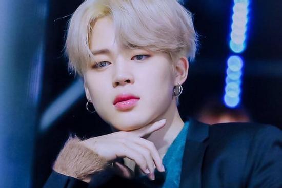 Bị nhá máy ngày đêm, BTS Jimin công khai nhắc fan cuồng trên live