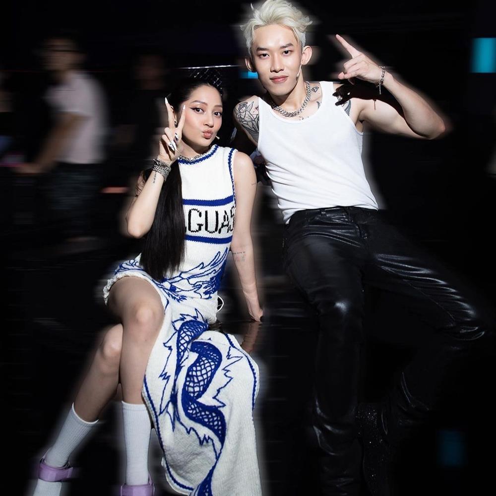 Bảo Anh bị đôi chân 1m22 của Lương Thùy Linh chặt đẹp khi đụng hàng-1