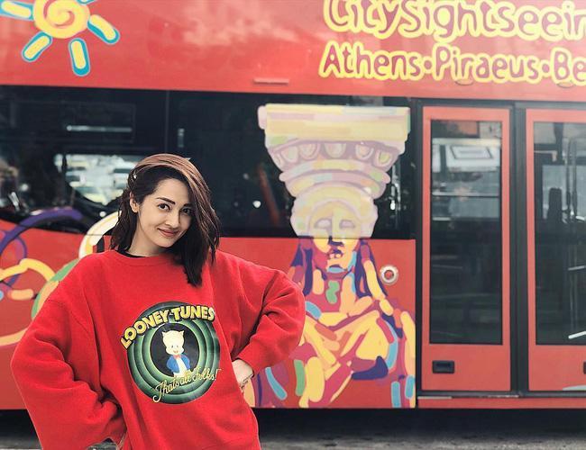 Bảo Anh bị đôi chân 1m22 của Lương Thùy Linh chặt đẹp khi đụng hàng-6