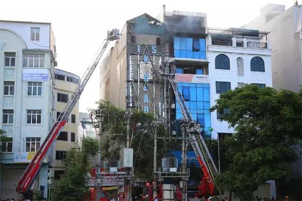 Sao Việt nghiêng mình trước sự hy sinh của 3 chiến sĩ cảnh sát PCCC-1