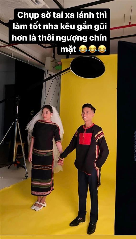 HHen Niê xuề xòa làm stylist kiêm thợ chụp ảnh cưới cho em trai-6