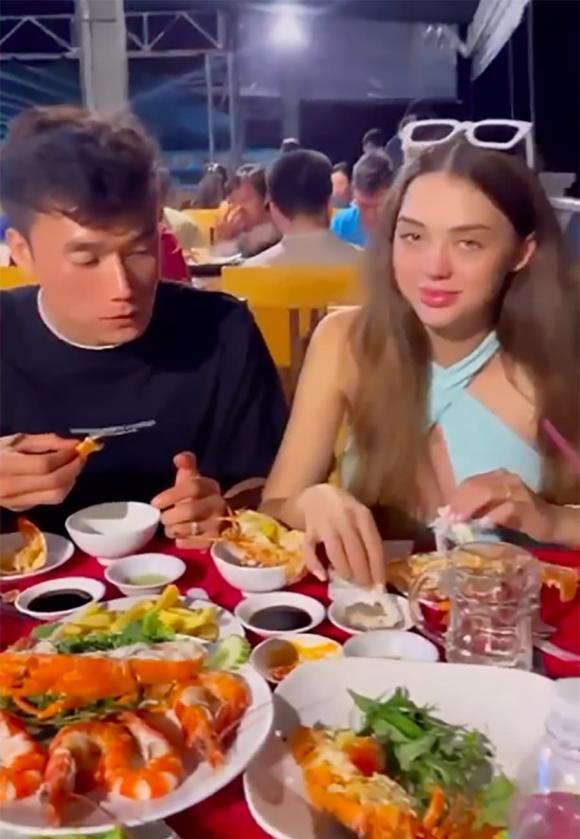 Bùi Tiến Dũng chuẩn chồng quốc dân, chăm vợ bầu cực khéo-4