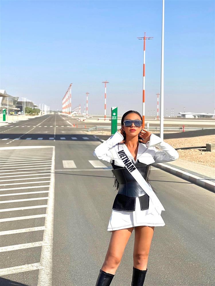 Liên tiếp lộ bụng mỡ, Kim Duyên mix đồ thể nào để sửa sai?-7