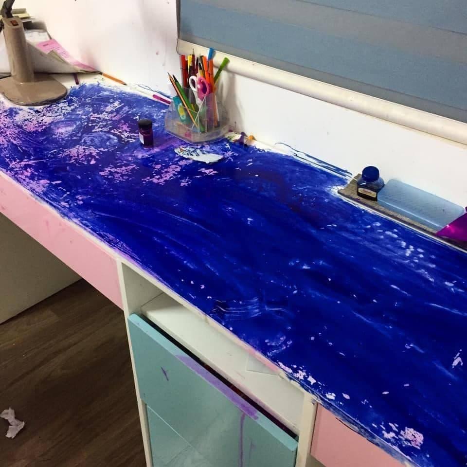 Đẻ con gái nghịch còn hơn con trai, bố chỉ biết ôm đầu bất lực-3