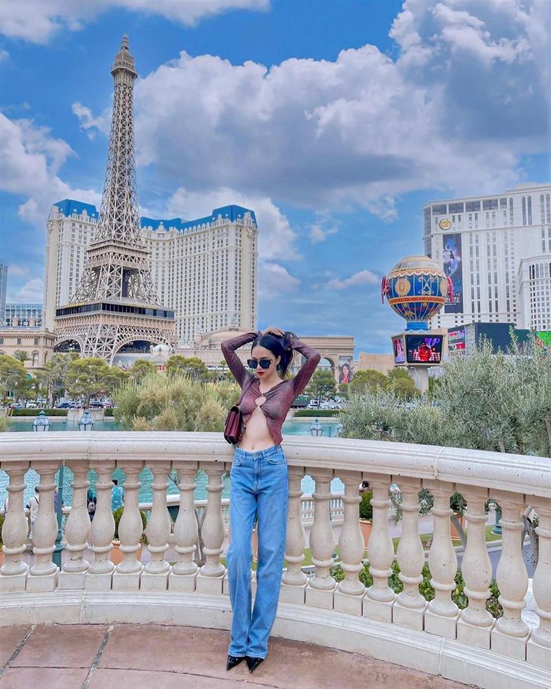 Hương Giang mang 7749 chiếc áo lạnh bụng mặc ở trời Tây-4