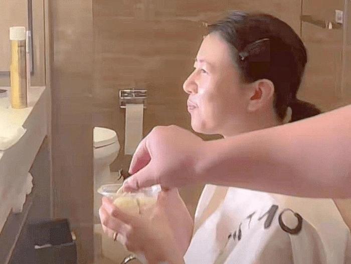 Để lộ mặt mộc thiếu sức sống, Cao Viên Viên bất ngờ bị chỉ trích-2