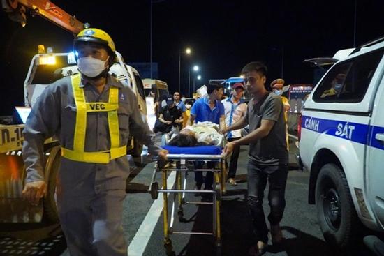 2 thai phụ phải cấp cứu sau vụ tai nạn liên hoàn ở cao tốc Long Thành