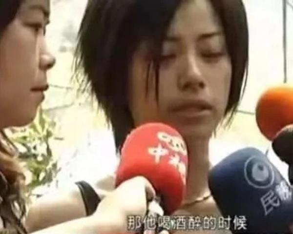 Sao Hoa ngữ hết thời phải đi làm bồi bàn, hát múa trong hộp đêm-9