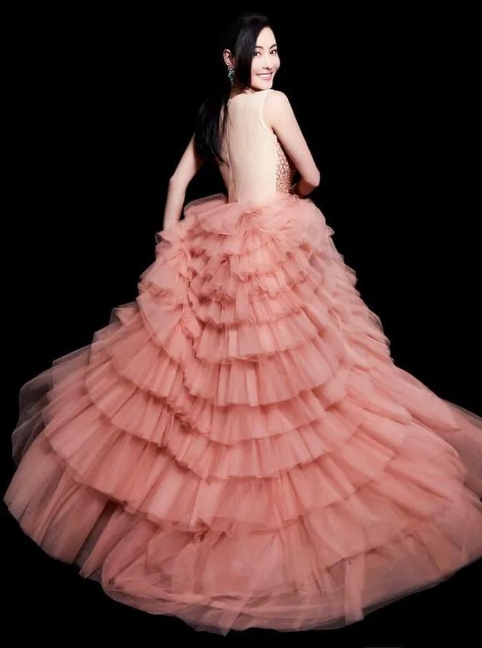 Hơn Trương Bá Chi 4 tuổi, Hà Kiều Anh vẫn chặt đẹp khi đụng hàng-4