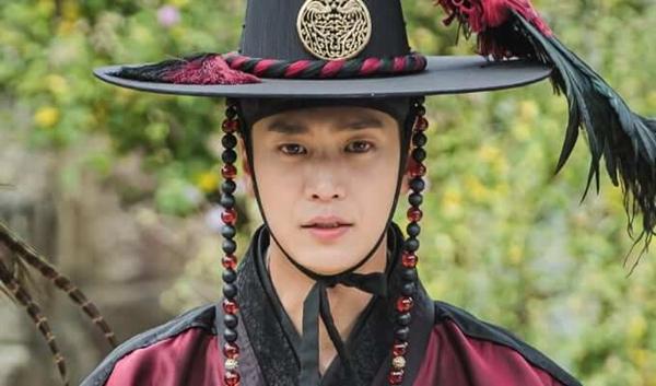 Nam thần tượng đổi đời vì cứu sống bộ phim có nam chính dính ồn ào-4