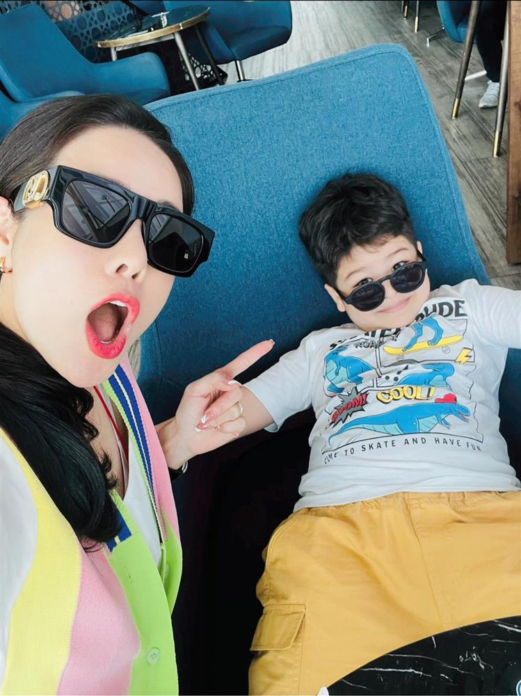 Nhật Kim Anh cùng chồng cũ đưa con xuất ngoại-3