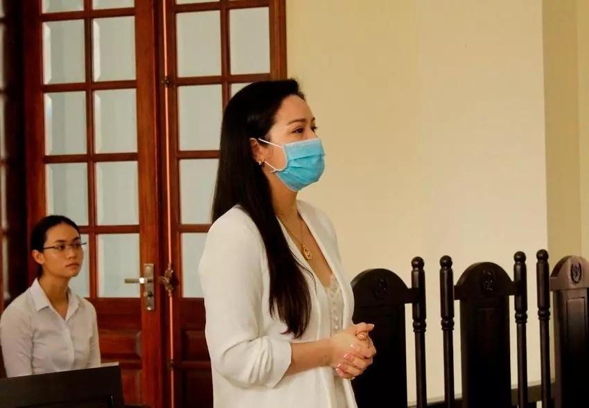 Nhật Kim Anh cùng chồng cũ đưa con xuất ngoại-7