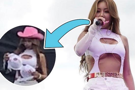 'Chị đại' Jessi cầu hôn fan nữ ném áo ngực lên sân khấu