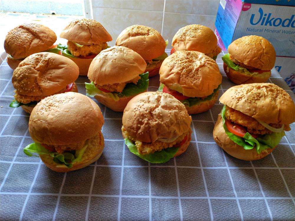 Mâm cơm độc thân của thầy giáo trẻ, vừa ngon vừa đẹp mà chỉ 50k-11