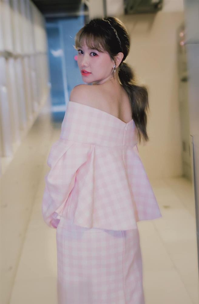 Hari Won biểu cảm 10 tấm như 1 vì liệt nửa mặt-2