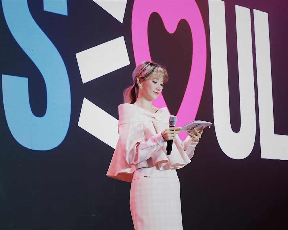 Hari Won zoom cận miệng cười méo xệch trước nghi án giả bệnh-2