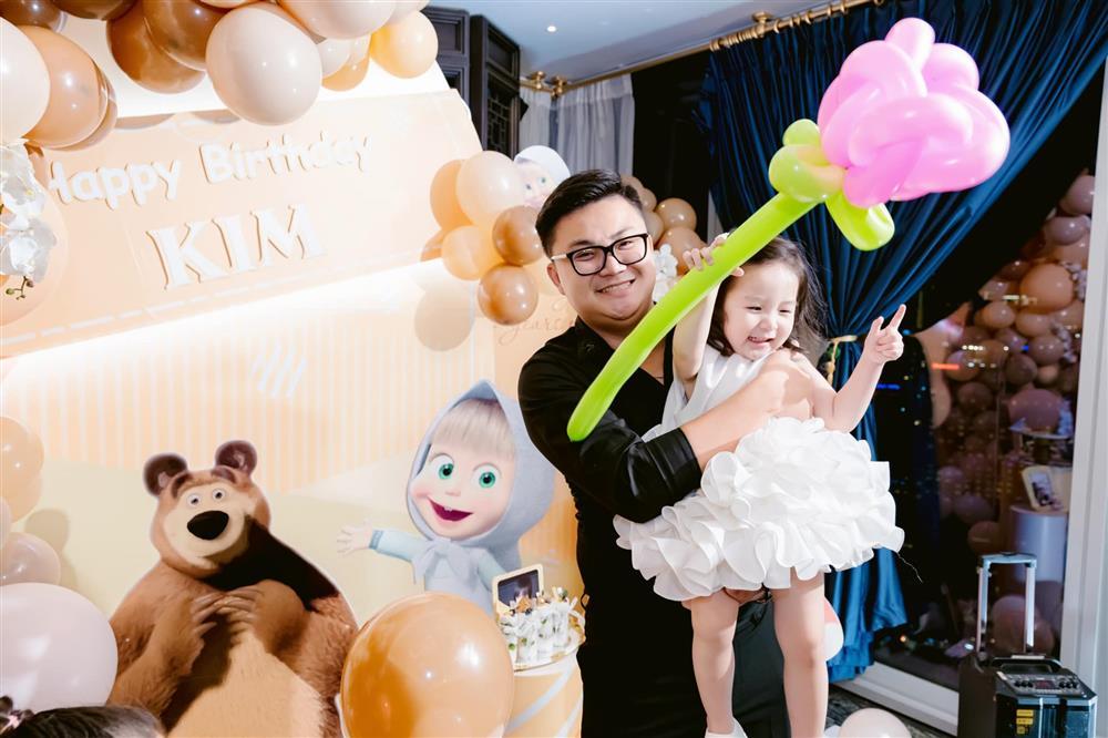 Ái nữ Vân Navy đi học bướng bỉnh, về nhổ nước bọt vào người mẹ-7