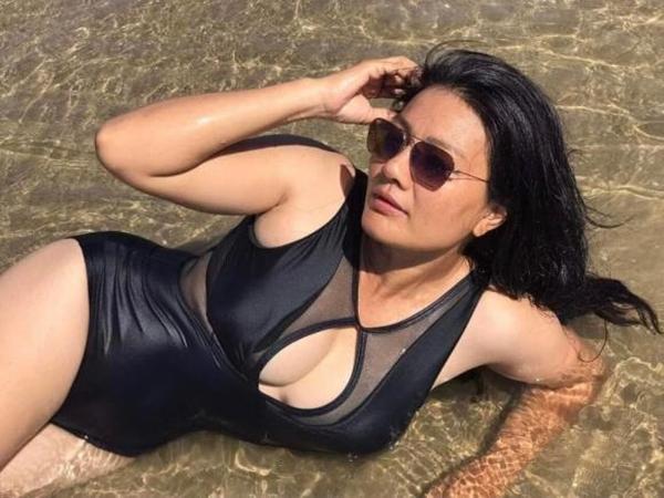 Nữ hoàng cảnh nóng Việt đáp trả chỉ trích U50 mặc bikini-2