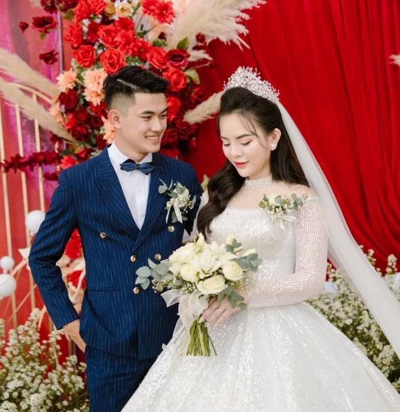 Danh tính rich kid nhận hồi môn chục tỷ, sổ đỏ tiền mặt đầy tay-7