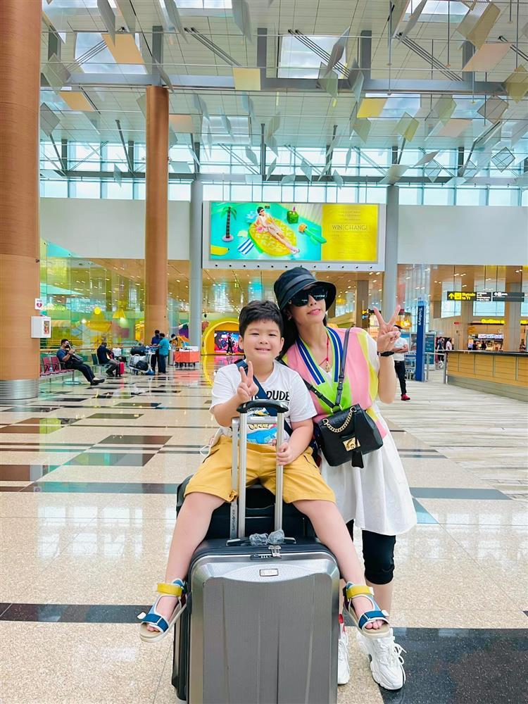 Nhật Kim Anh bị soi nhẫn hỷ khi đang du lịch cùng chồng cũ-2