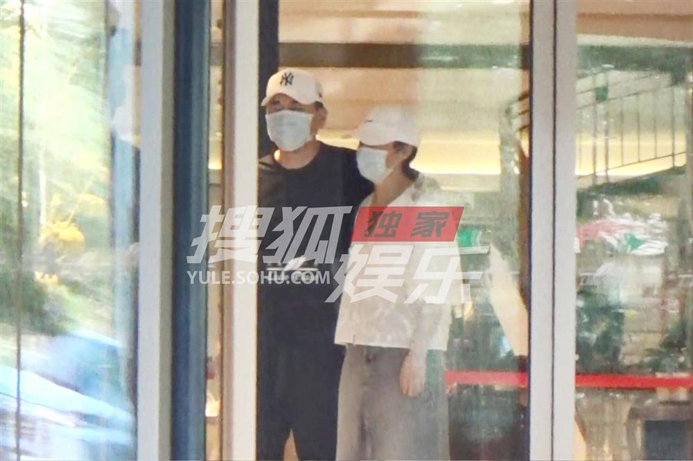 Hôn nhân Tưởng Cần Cần - Trần Kiến Bân sau 16 năm-1