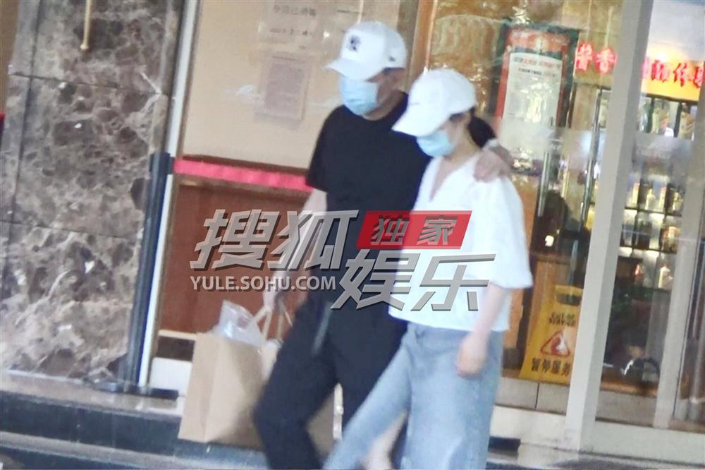 Hôn nhân Tưởng Cần Cần - Trần Kiến Bân sau 16 năm-3