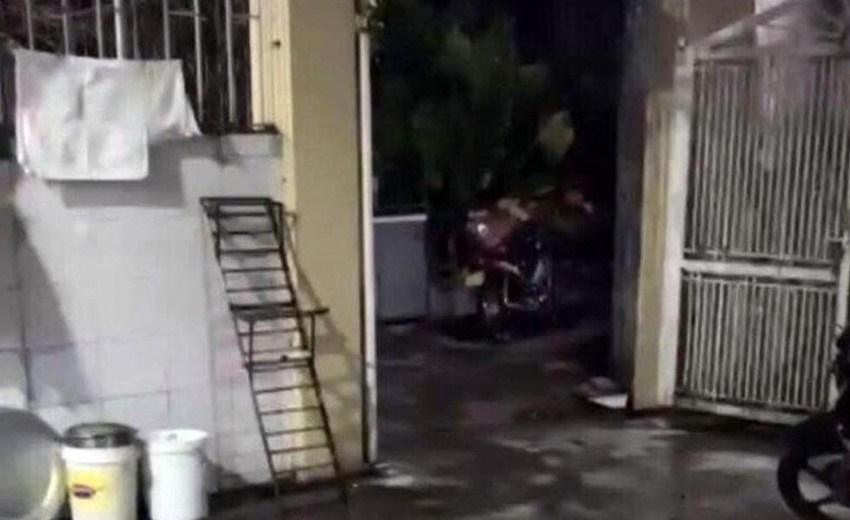 Nảy sinh mâu thuẫn, em vợ cầm kéo đâm chết anh rể ngay trong bữa ăn-1