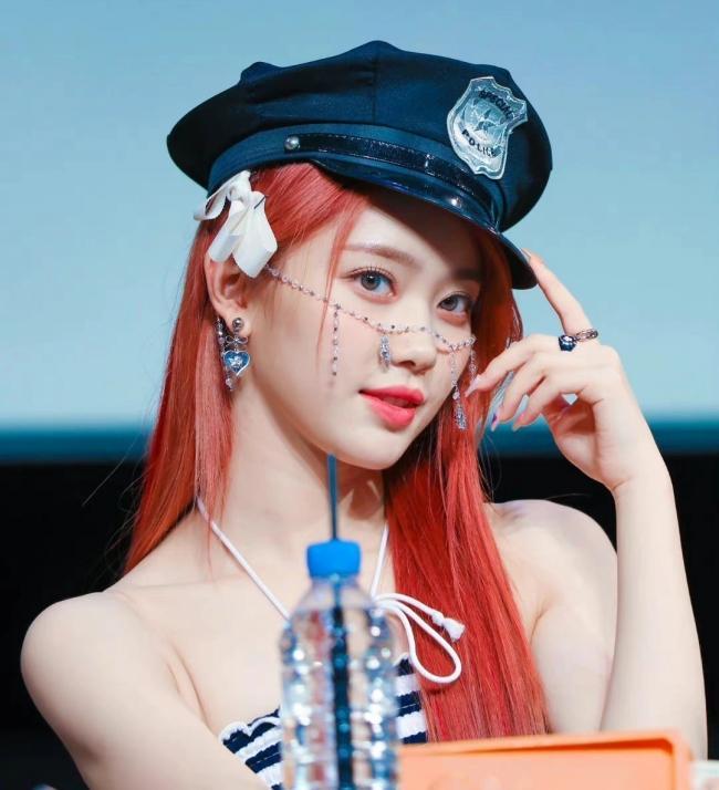 Sao nữ 23 tuổi cho biết những kinh nghiệm theo học cũng như thi đấu trong bộ môn khiêu vũ Ballroom đã giúp cô có được sự tự tin khi đứng trên sân khấu.