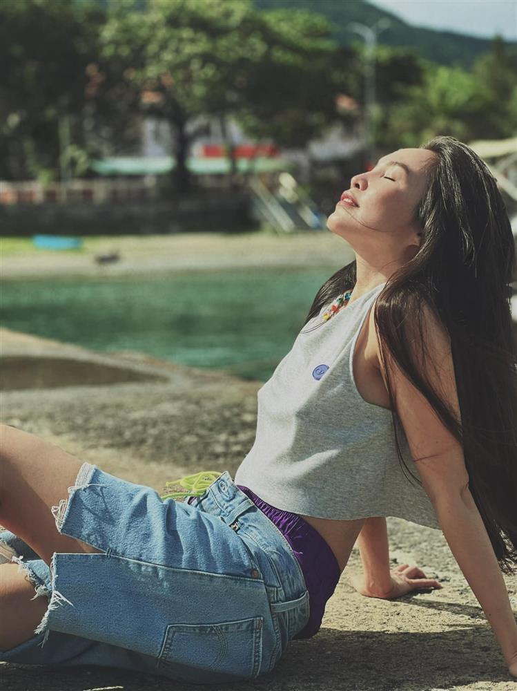 Ra đường thì hở này hở kia, Hiền Thục ở nhà lại kute kín đáo hết nấc-4