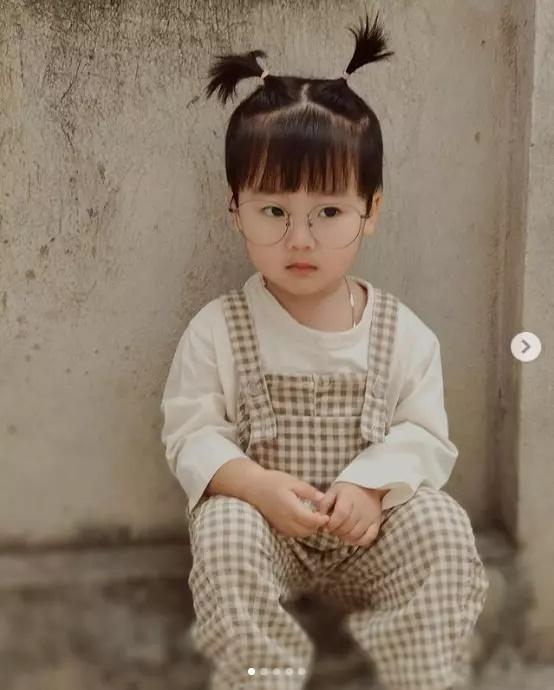 Mủi lòng khoảnh khắc con trai Hòa Minzy quyết không rời mẹ-6