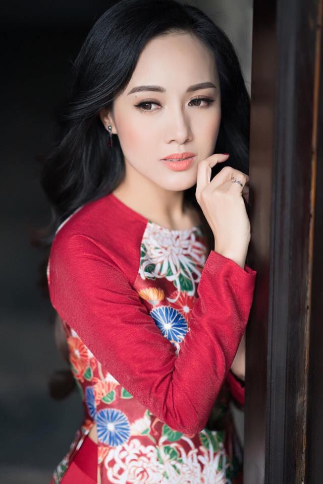 MC Hoài Anh đăng ảnh gợi cảm, giật mình style trang điểm-8