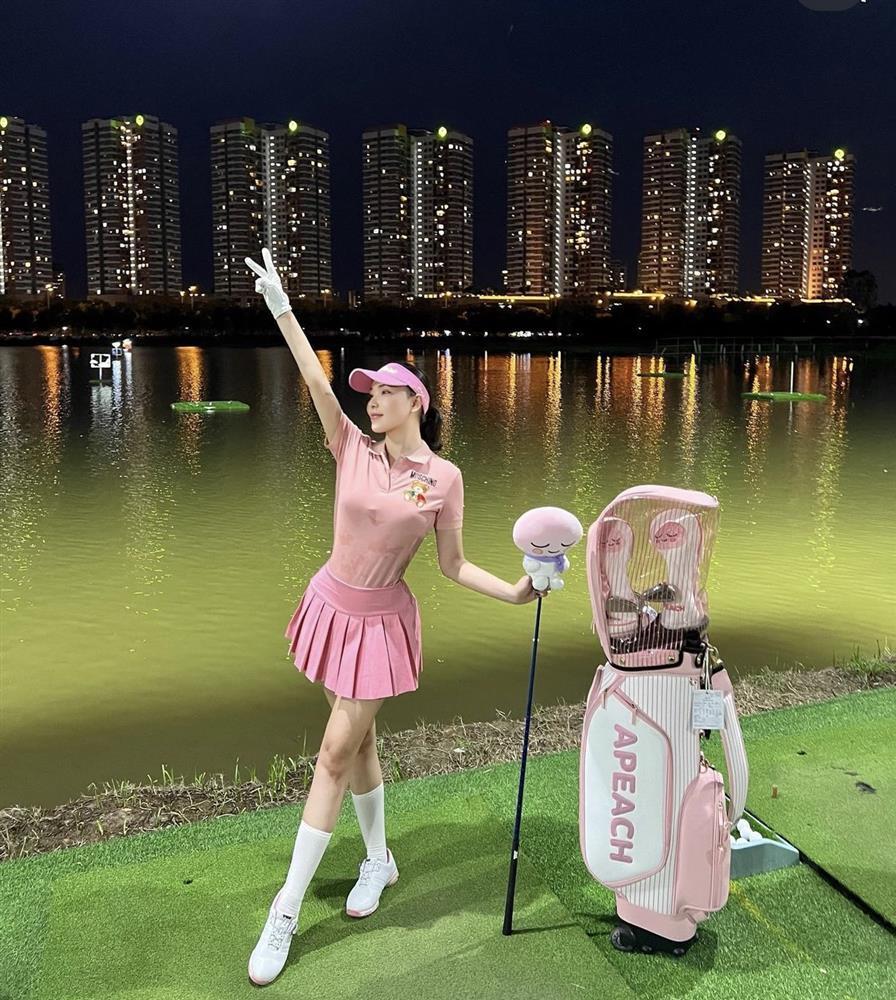 Nghi toang với chồng Diệp Lâm Anh, Quỳnh Thư chăm chơi golf hẳn-6
