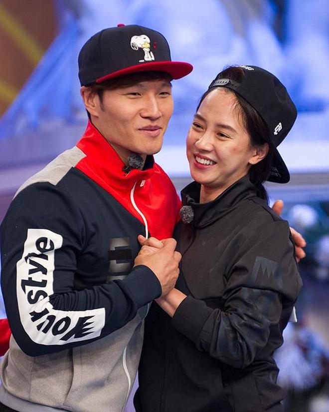 Jeon So Min vô duyên khi nói về Kim Jong Kook - Song Ji Hyo?-2
