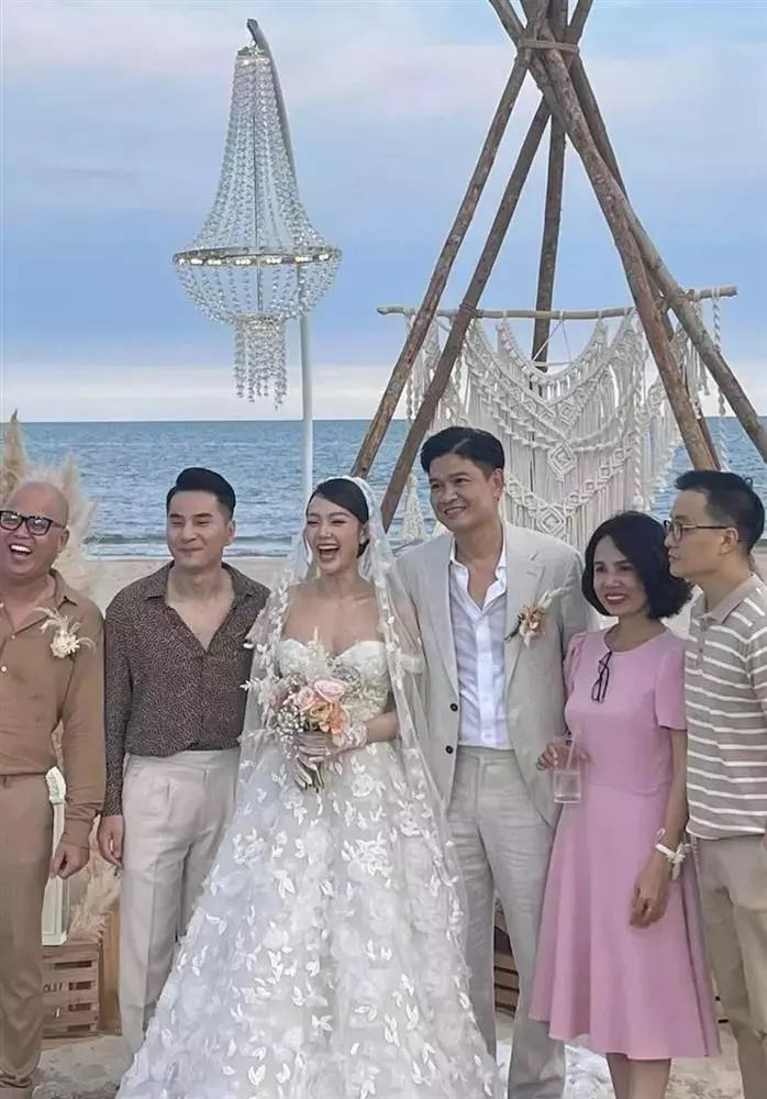 Minh Hằng đăng ảnh chồng đại gia, dân mạng: Rõ rồi còn che-6