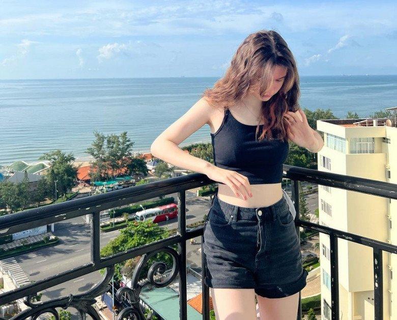 Bật cười Văn Toàn đầu bù tóc rối chụp ảnh bên em gái Văn Lâm-4