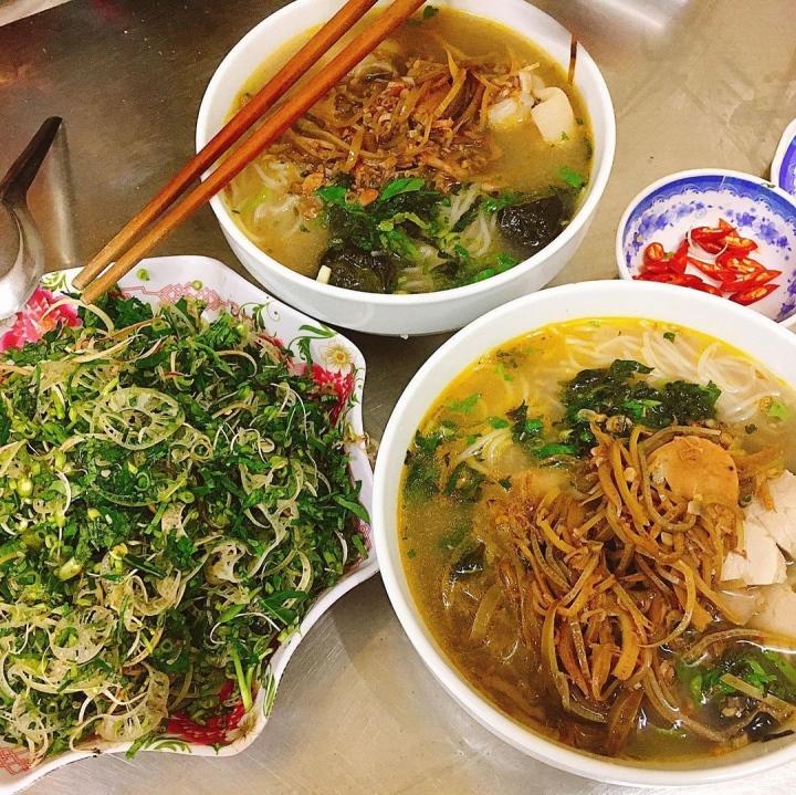 Món bún lạ miệng gây thương nhớ với hương lá xương sông ở Thái Bình-4