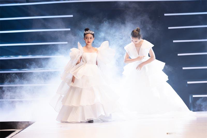 Ngắm sao nhí đẹp tựa công chúa bước ra từ cổ tích-4