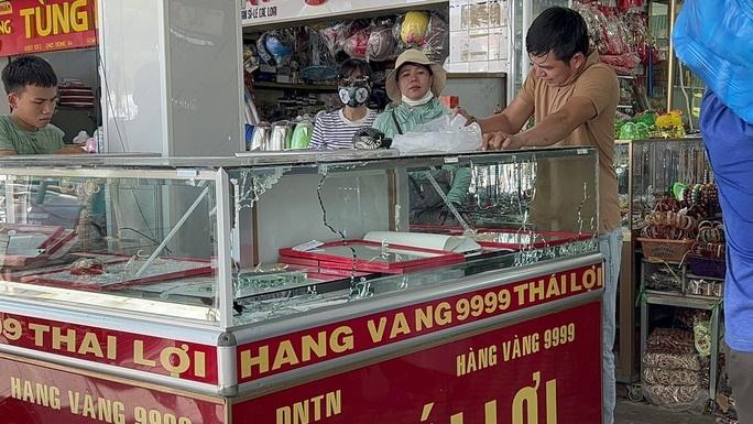 Vụ cướp tiệm vàng ở Huế: Số vàng một cửa tiệm bị mất trị giá 1,2 tỷ đồng-1