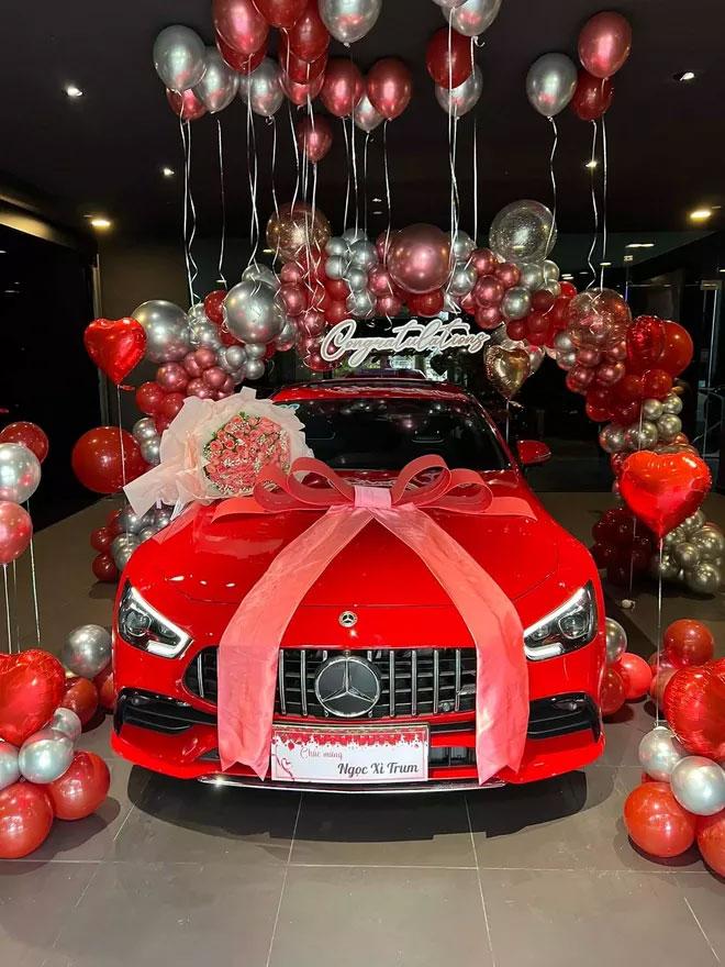 Danh tính nữ đại gia chi 8 tỷ mua quà khủng kỉ niệm ngày cưới-2