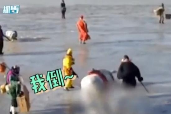 Clip hậu trường 'Tây Du Ký': Thầy trò Đường Tăng suýt bị gió thổi bay trên sông băng