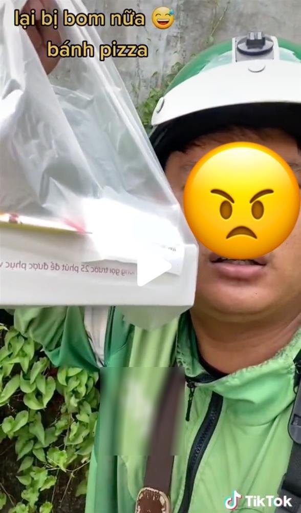 Giao pizza, shipper cạn lời khi khách bom hàng với lý do... củ chuối-2