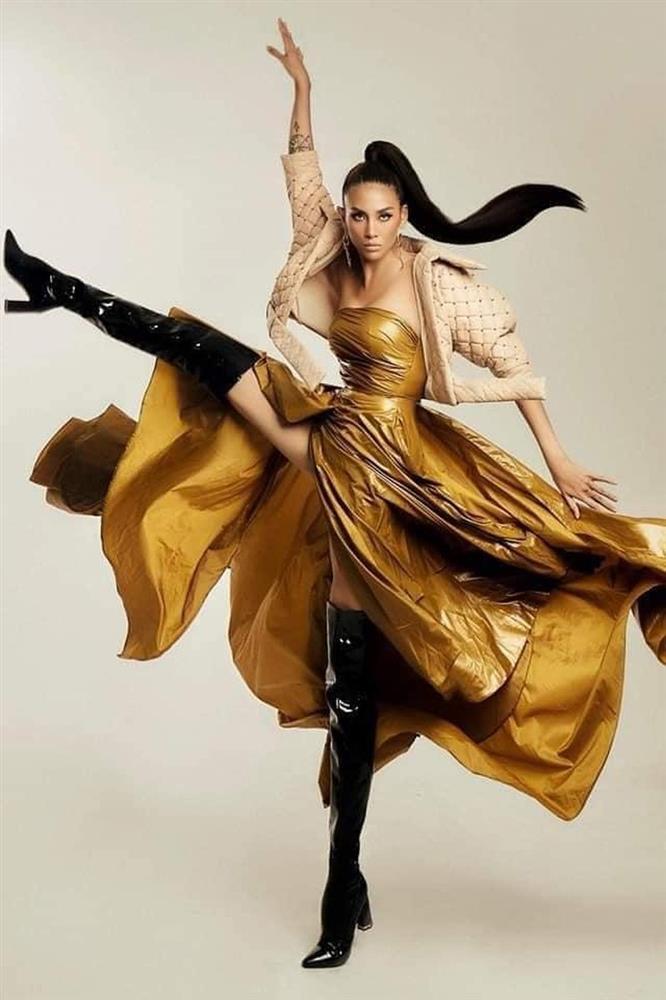 Sao Việt đá chân chụp hình: Hà Hồ vô địch, Ngọc Trinh âm điểm-2