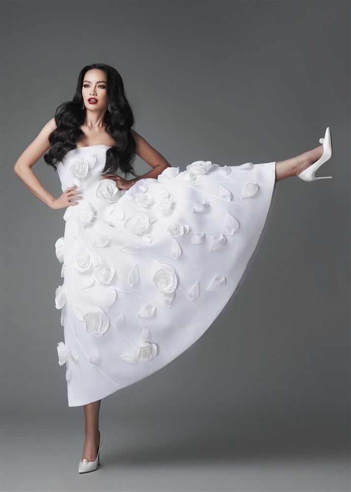 Sao Việt đá chân chụp hình: Hà Hồ vô địch, Ngọc Trinh âm điểm-3