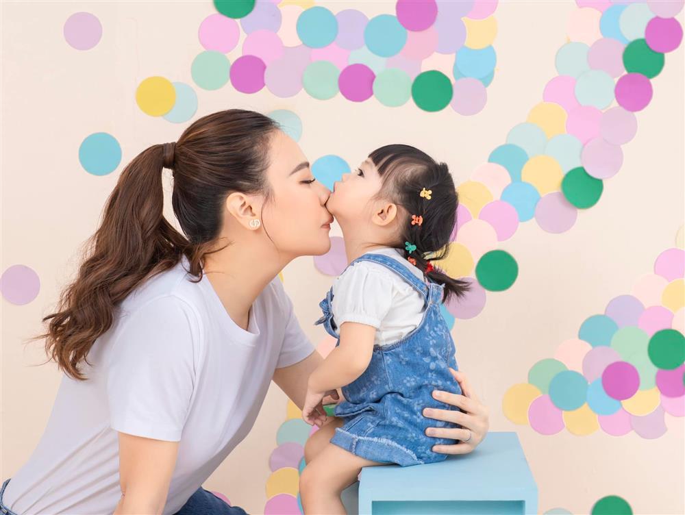 Tin showbiz Việt ngày 5/8: Con trai Thanh Thúy nhập viện-2