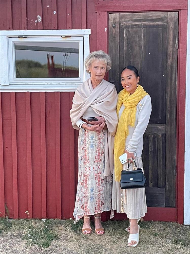 Mẹ chồng Đoan Trang như minh tinh, mối quan hệ với dâu Việt ra sao?-2