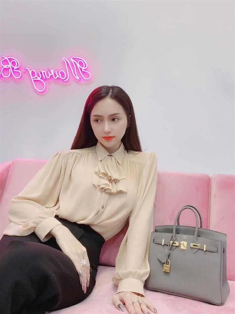 Mix đồ ra mắt nhà bạn trai ăn trọn điểm 10 như Hương Giang-11